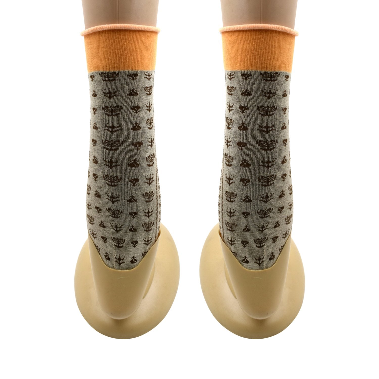 Breathable and soft socks with a simple design Breathable and soft socks with a simple design